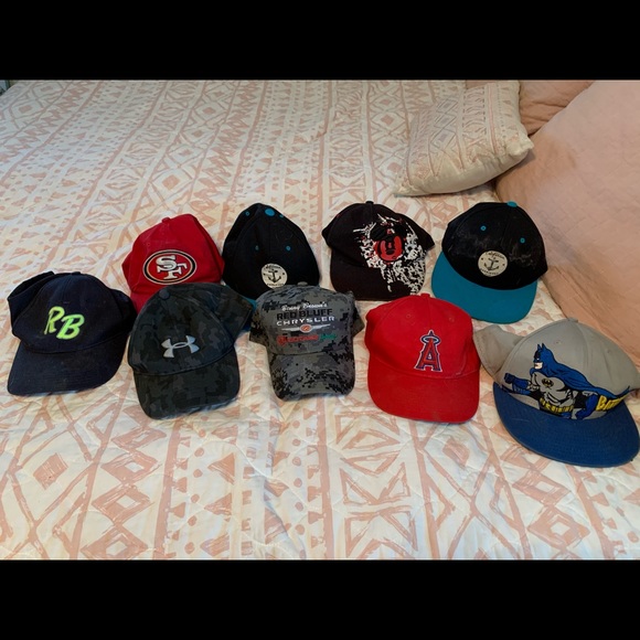 Lot of Youth hats - Picture 1 of 1